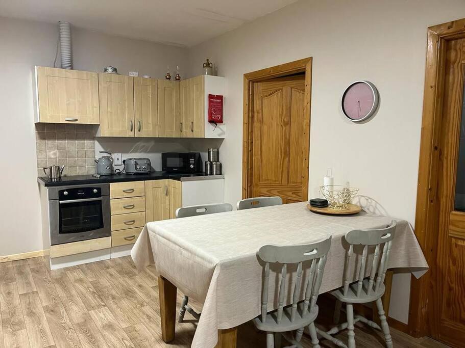 The Shed. Apartment Knockloghrim Luaran gambar
